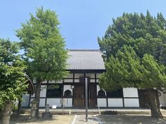 本町通りのつきあたりにある康全寺