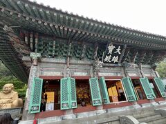 最終日は、海東龍宮寺へ。
こちらも景色が美しい場所として有名な観光地ですが、あいにくの雨で残念でした。