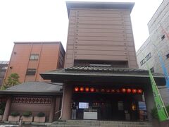 国立演芸場（落語・講談・浪曲・漫才・太神楽等の演芸公演の為、1979年３月に開場した。