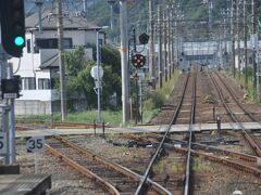 　紀ノ川駅通過直後に、加太線の線路が左へ分岐します。