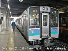 長野駅

無事にお礼参りも済んで帰路につきます。
乗車したのは松本行きE127系100番台A4編成のモハE127-104です。

長野駅：https://www.jreast.co.jp/estation/station/info.aspx?StationCd=1105
長野駅：https://ja.wikipedia.org/wiki/%E9%95%B7%E9%87%8E%E9%A7%85
A4編成：https://raillab.jp/carset/4682
モハE127-104：https://raillab.jp/car/23897