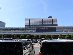 新大阪駅です。
厳島や呉など広島をもう少し見回りたかったのですが、友達に頼まれたことがあって早く来ました..

