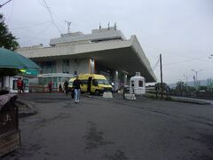 ジョージア国鉄トビリシ駅と隣接しています。