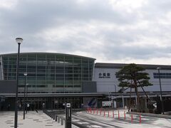 かつて尾小屋鉄道の始発駅だったJR北陸本線・小松駅。
来年の３月の北陸新幹線開業に備えて、駅もすっかり立派になりました。
