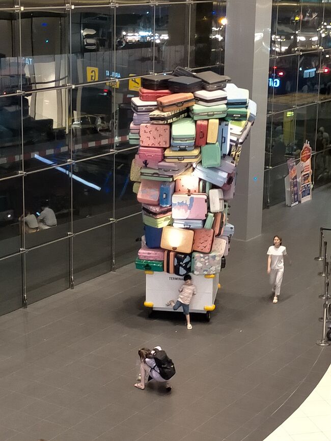 このオブジェもオープン当時は斬新だと思ったけど見慣れてしまった。