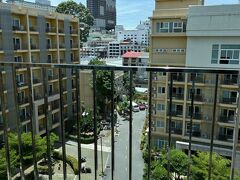 お昼過ぎにパタヤ のホテル着きました。
チェックインも無事できました。
今回はグランドベラ
ソイブッカオの近くです。
