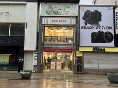 EGG DROP 南浦洞店に着きました
人気店なので8時の開店時間に合わせてきましたがすでに2～3組いました