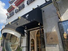 ＜ポアール 帝塚山本店＞
帝塚山マダム御用達のお店