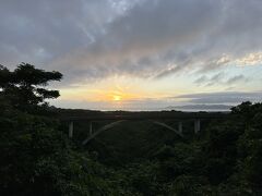 夕方は、バンナ公園へ。
名倉湾に沈む夕日も見れました。