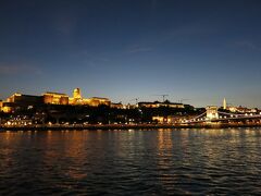 ブダ城とセーチェーニ鎖橋
Budavári Palota　Széchenyi Lánchíd