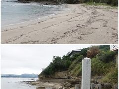 雨だしどこに行こうか調べていたら、近くの江津良海水浴場辺りに化石漣痕というのがあるらしい。昨日漣痕が波の跡の化石みたいなものと知ったので、興味が湧き見に行くと小雨の中また砂浜をしばらく歩く羽目に。マイナーな場所ですがその先に天然記念物と刻まれた石碑が立っていました。