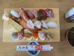 今日は車で静岡にやって来ました。まずは焼津の地魚定でお寿司。どれもおいしくて大満足。