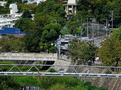 芦屋川の駅を降りると森の中に見えていた