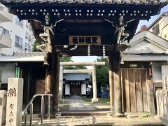 神門。
原町の守り神です。
御祭神は天照皇大神。
伊勢神宮と同じ神様。
古くからこの地に根付いているというのが一目瞭然の神社。
私はこの神社も近くにある宝禄稲荷も大好き。
派手さがなく質素なところがすごく良い！
実直さを感じる。