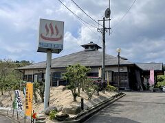 長湯温泉より少し奥の「七里田温泉」に行ってみました。このあたりまで来ると、外国人観光客はおらず、平穏な温泉がキープされています。