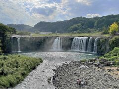 七里田温泉から臼杵に向かう途中、原尻の滝に寄り道。