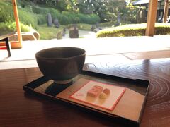 早速お茶をいただきました。
京都に行ったら、込み合うカフェより、お寺で頂くお茶が好き。