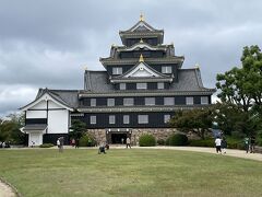 岡山城　別名烏城

漆黒の天守