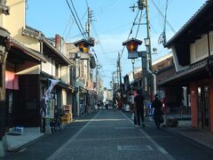 駅前通りから北国街道を北に入った周辺が黒壁スクエアと呼ばれてます