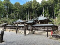 徳川家霊台…重要文化財
金剛峯寺前駐車場に車を止め、自転車で散策開始！
