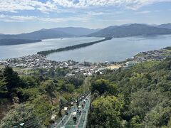 自転車を返却して、徒歩で傘松公園へ。またリフトに乗って、逆からの天橋立。本当はこちら側が元祖だそうです。