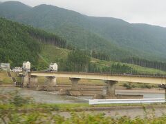 最上川さみだれ大堰
ちなみに今走っている場所は庄内町、最上川の対岸は酒田市。