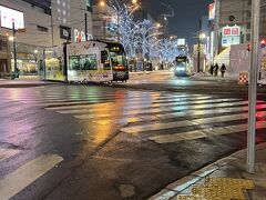 ☆南一条西路面電車☆

路面電車がカワイイ。ピカチュウが描かれています。