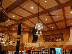 ハロウィンのパレードのために場所取りしてましたがまさかの強風のため中止に…（泣）

メインがなくなっちゃいました…寒かったし、ちょっとアリスであったまります