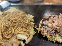 焼きそばは味付けが濃いので、生卵につけてすき焼き風にしていただくのがこの店のおすすめ。

サグラダ・ファミリア展の日程を間違えて、トホホな1日でした。