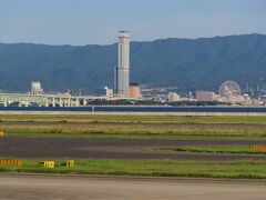 2023年10月2日(月) 16:30　関西空港。
このツアーは、往路羽田で帰路成田という変則版です。大阪からのは自己手配。
17:30発のANA3826便を利用。羽田には18:50の到着。
集合は、19:55に羽田第３ターミナル３Ｆの団体カウンター。