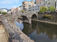 お馴染みの眼鏡橋。

この日はアイスを売るお店もありました。