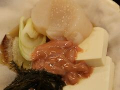 ホタテに、豆腐、イカの塩辛、がごめ（？）が入っています

