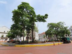 独立広場にやってきました。