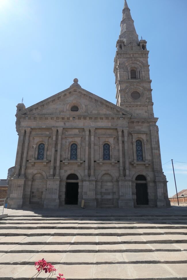 パレスには教会や、