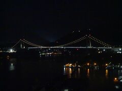 これは関門橋。少しするとライトアップされるようです。