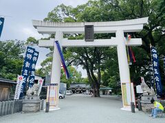熊本城を築上した加藤清正を祀ってある加藤神社へ。城からは歩いて5分ほど。途中、地震の復興工事による立入禁止区域があった
