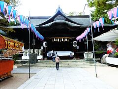 なわて通り商店街に沿った所に祀られています。