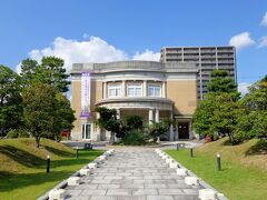 佐嘉神社のお隣りにある徴古館にも立ち寄ってみます。