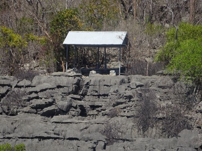 ツィンギーの吊橋を渡った所の休み処