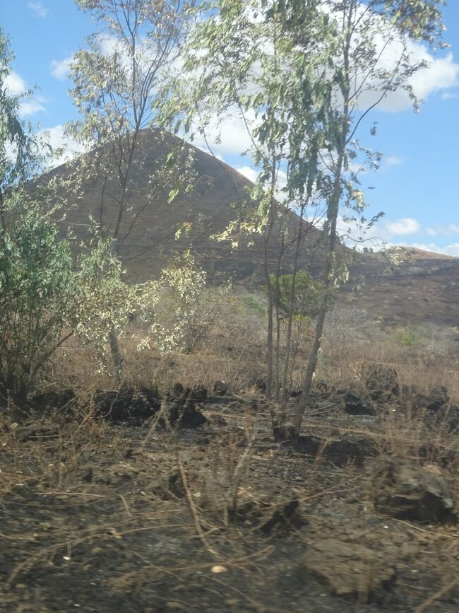（車窓風景）昔の火山
