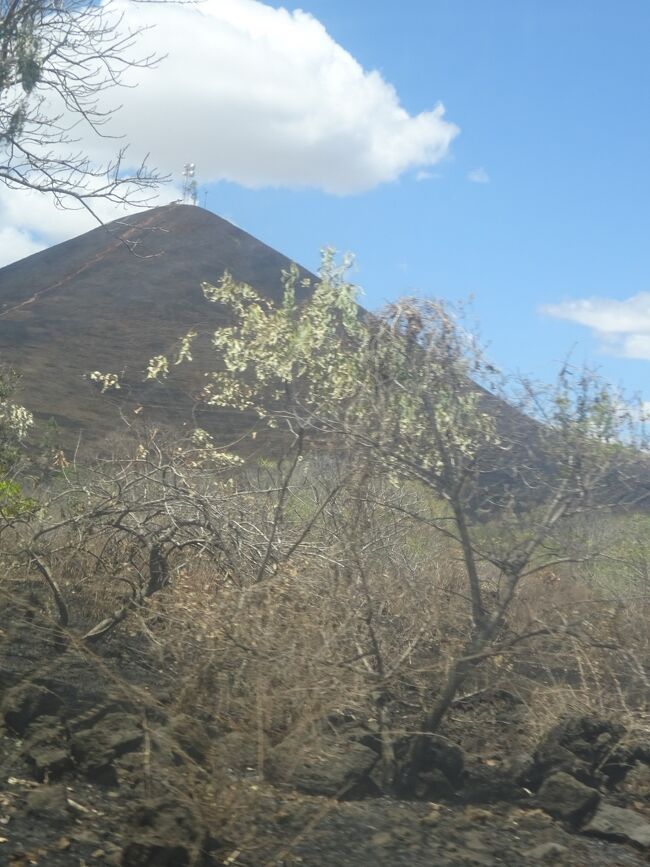 （車窓風景）昔の火山
