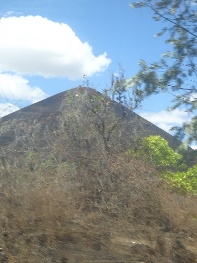 （車窓風景）昔の火山
