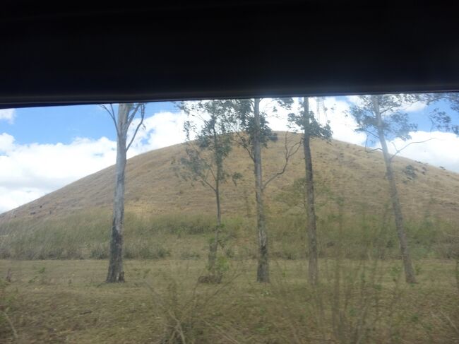 （車窓風景）昔の火山