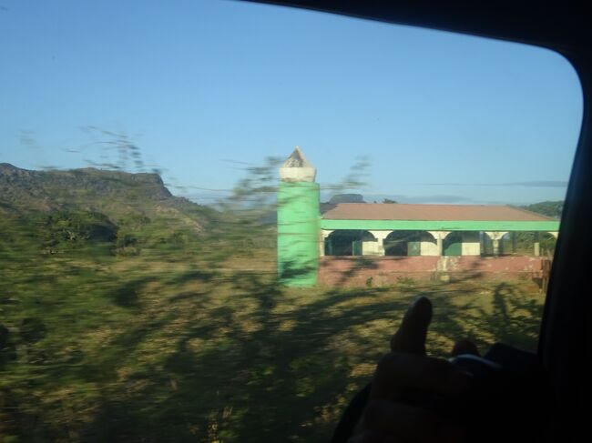 （車窓風景）モスク