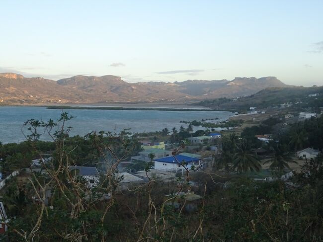 アンツイラナナ湾とフランス山（１９４２年にマダガスカル軍とフランス軍が衝突を死者が出た所です。