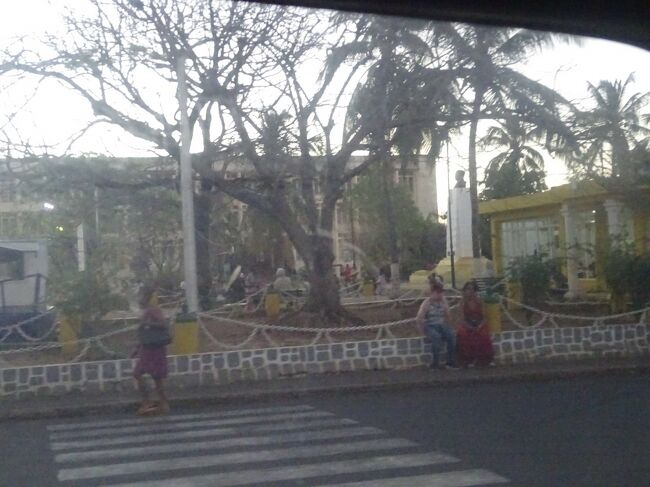 （車窓風景）フォシュ公園