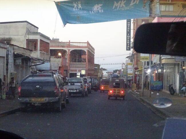 （車窓風景）メインのコルベール通り