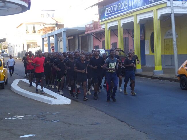 町中を走っていた何かしらの運動部？