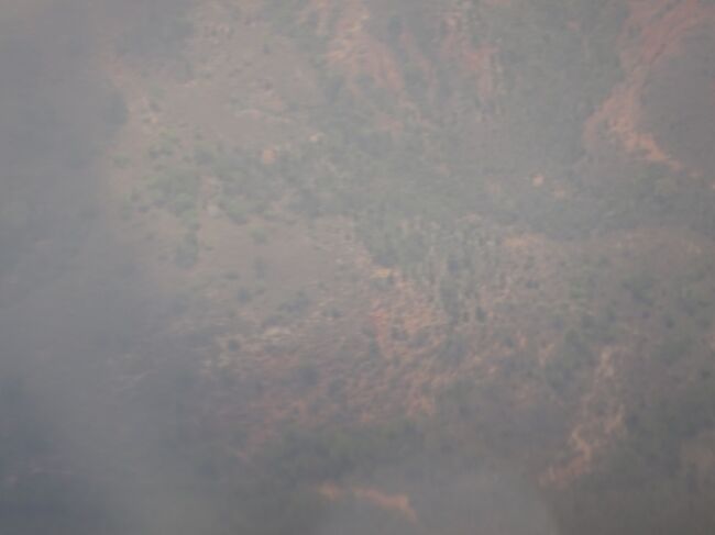 昨日、訪れたレッド・ツィンギーの上を飛びました。