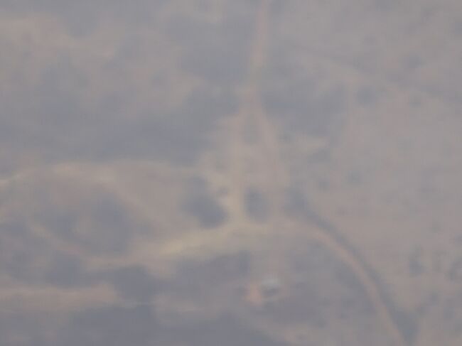 昨日、訪れたレッド・ツィンギーの上を飛びました。